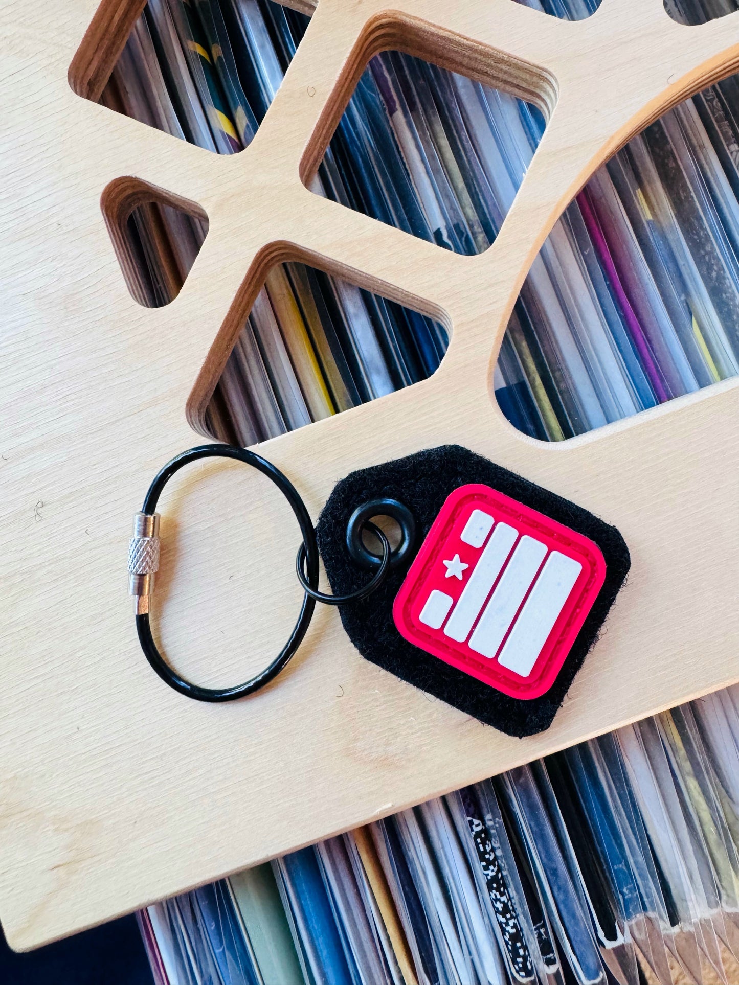 Micro Grommet Patch Tag with Key Cable